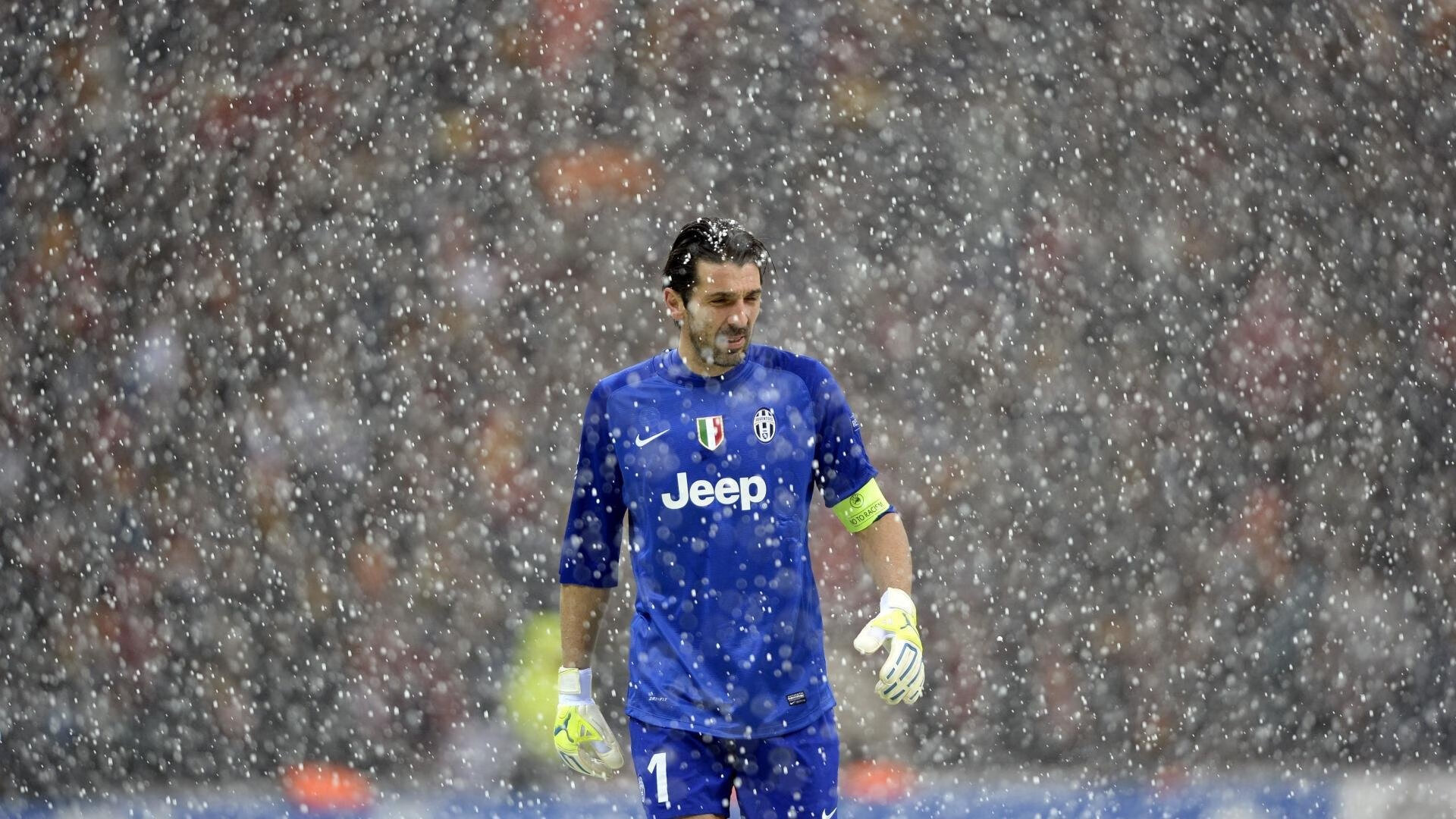 史上最“疯狂”的抢断表现：斯托亚科维奇在关键会中扮演“防守大闸”！